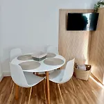 De Julia Apartment *